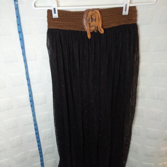 FAVLUX Flowy Sheer Lace Skirt W/ built in shorts! Small - Picture 3 of 13